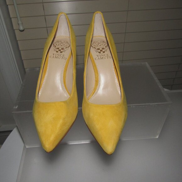 Vince Camuto Rachella Yellow Suede Kitten Heel Pumps | Chic Pointed Toe Size 6 - Picture 3 of 7